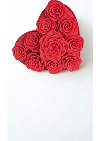 Kalp Şeklinde Gül Detaylı 3D Dekor – Aşk Temalı Romantik Tasarım