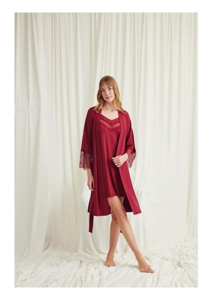 Monamise Dekolteli Yakası ve Kolu Dantelli Sabahlık Takımı