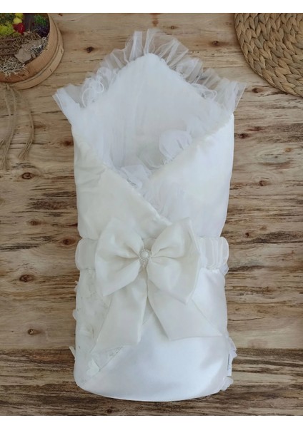 Yenidoğan Izmir Incisi Tül Işlemeli Pamuklu Fiyonklu Kundaklı Lüks 3lü Alt Açma Seti Ekru fırsatları