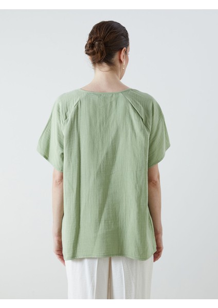 Yeni Sezon Bağlamalı Yaka Nakışlı Müslin Bluz fırsatları