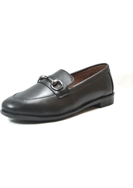 142.1850 Hakiki Deri Siyah Tokalı Kadın Babet