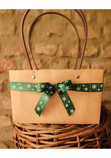 Yılbaşı Temalı Saten Kurdele, Beyaz Kar Desenli Hediye Paketleme Şeridi, Yeşil, 2 Cm x 20M fırsatları