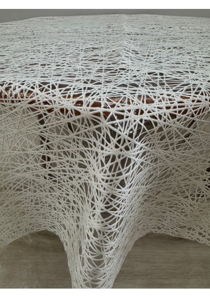 Şeffaf Desenli Yuvarlak Masaörtüsü 137CMÇAPINDA Kremhasır modelleri