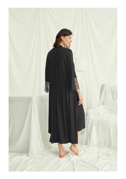 Monamise Dekolteli Yakası ve Kolu Dantelli Sabahlık Takımı modelleri