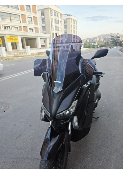 Yamaha Xmax 250 Siperlik Ön Cam 2014-2017 Model 59CM Siyah Renkli 4mm Elcikli modelleri