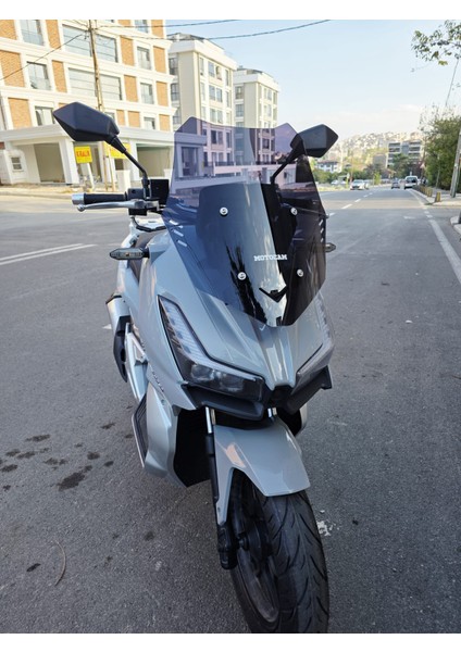 Yuki Xway 125 Siperlik Ön Cam 2023-2025 Model 49CM Siyah Renkli 4mm Spor Cam