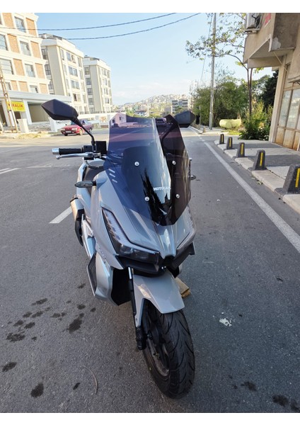 Yuki Xway 125 Siperlik Ön Cam 2023-2025 Model 49CM Siyah Renkli 4mm Spor Cam