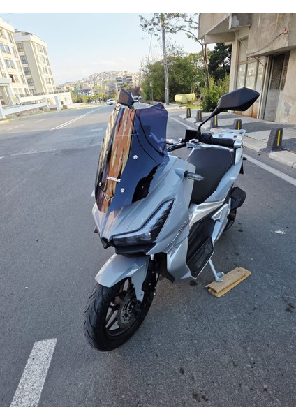 Moto Gusto Dream 150 Ön Cam 2023-2025 Model 49CM Siyah Renkli 4mm Spor Cam modelleri