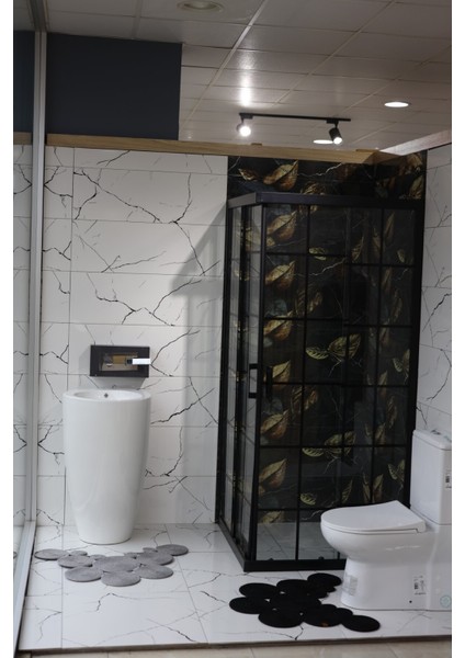 Renkli ve Şık Banyo Klozet Önü Paspası, Modern ve Kullanışlı Tasarım. indirimleri