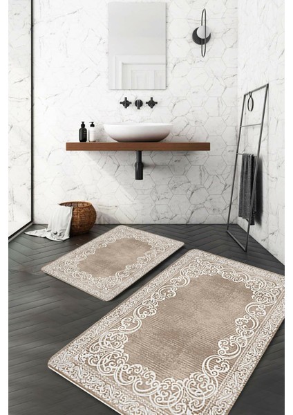 Klasik Motifli Kahverengi Banyo Paspası, Şık ve Rahat Kullanım Sağlar.