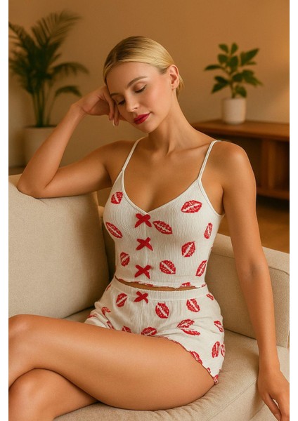 Dudak Desenli Şortlu Pijama Takımı modelleri