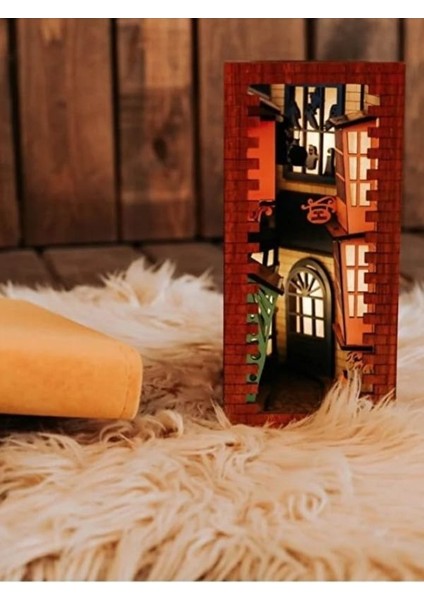 Harry Potter Diagon Alley Book Nook Kitap Köşesi Kitap Tutucu indirimleri