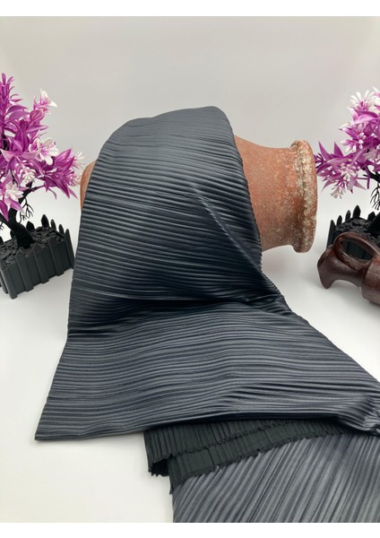 Suni Deri Piliseli Kumaş – Etek, Elbise ve Ceketler Için Premium Kalite