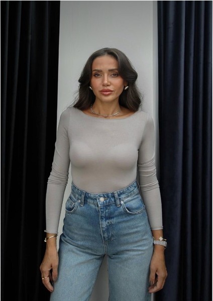 Kayık Yaka Parmak Geçirmeli Modal Kumaş Bluz