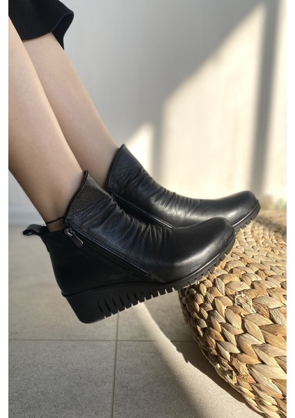Hakiki Deri Siyah Ortopedik Taban Dolgu Topuk Kadın Bot TMD202523