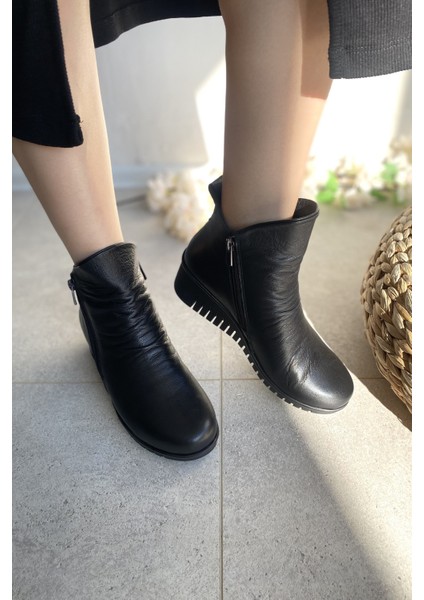 Hakiki Deri Siyah Ortopedik Taban Dolgu Topuk Kadın Bot TMD202523