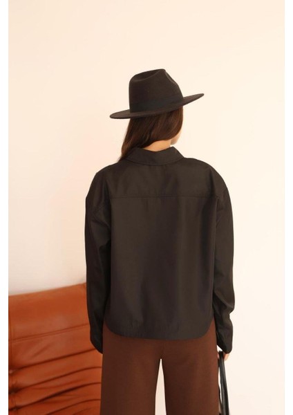 Kadın Siyah Düğmeli Oversize Ceket – Şehirli Stil, Modern Dokunuş fiyatları