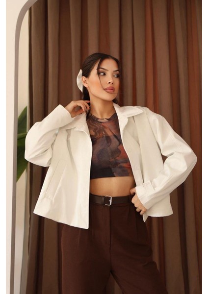 Kadın Beyaz Düğmeli Oversize Ceket – Şehirli Stil, Modern Dokunuş modelleri