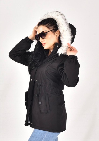 Kadın Siyah Su Geçirmez Kapüşonlu Mont – Kürk Detaylı modelleri