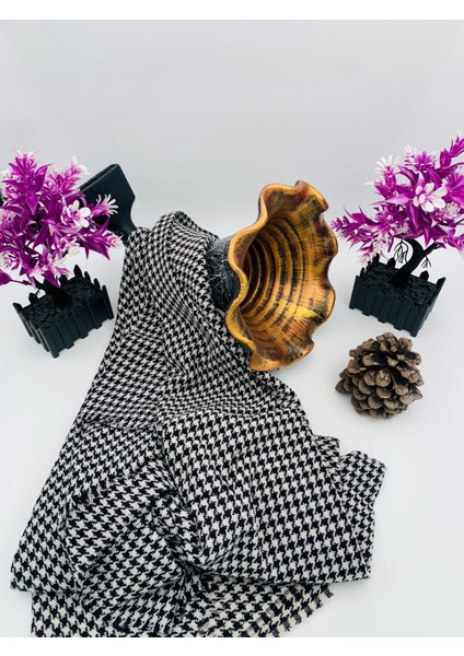 Kaz Ayağı Dokulu Kumaş – Deseniyle Iz Bırakan Tasarımlar Için