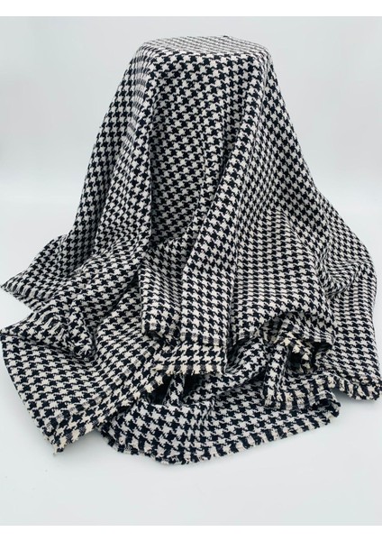 Kaz Ayağı Dokulu Kumaş – Deseniyle Iz Bırakan Tasarımlar Için