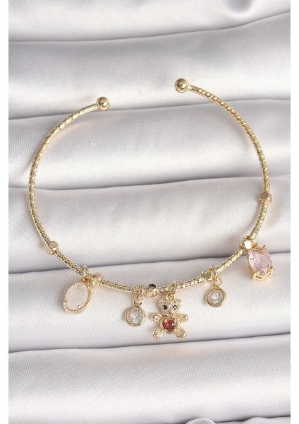 Pirinç Gold Renk Sallantı Zirkon Taşlı Ayıcık Figür Kırmızı Kalp Detay Charm Kadın Bileklik - TJ-BB6896