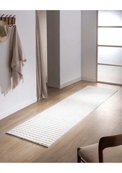 Yumuşak Peluş Kaymaz Taban Krem Yolluk, Antre ve Hol Için Konforlu Halı