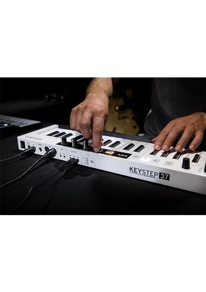 Keystep 37, 37-Tuş, Taşınabilir Step Sequencer ve Mıdı Keyboard indirimleri