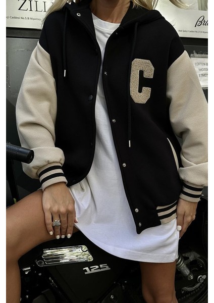 Siyah Kapüşonlu Kolej Mont modelleri