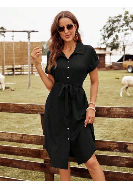 Kadın Kısa Kollu Yakalı Önden Düğmeli Beli Kuşaklı Bürümcük Elbise