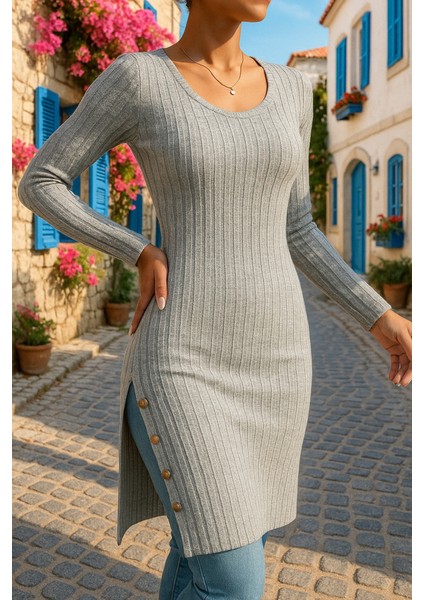 Kadın Uzun Kollu Yuvarlak Yaka Yandan Yırtmaçlı Düğmeli Şardonlu Kaşkorse Bluz