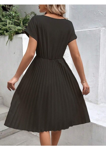 Kadın Kısa Kollu Yakası Açık Belden Lastikli Pileli Kısa Ithal Krep Elbise indirimleri