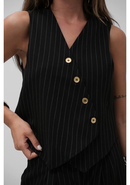 V Yaka Çizgili Kruvaze Yelek fırsatları