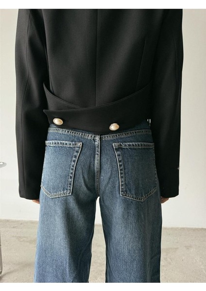 Arkası Inci Düğme Detaylı Crop Ceket - Siyah