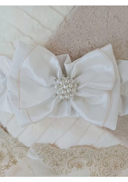 Yenidoğan Wool Yün Kumaş Taç Nakışlı Güpür Duvaklı Fiyonk Prizma Taş Unisex Kundak Bebek Battaniyesi Bej