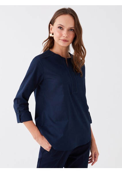 Yeni Sezon Kaçık Yaka Nakışlı Uzun Kollu Kadın Bluz