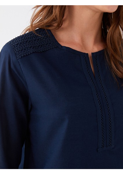 Yeni Sezon Kaçık Yaka Nakışlı Uzun Kollu Kadın Bluz indirimleri
