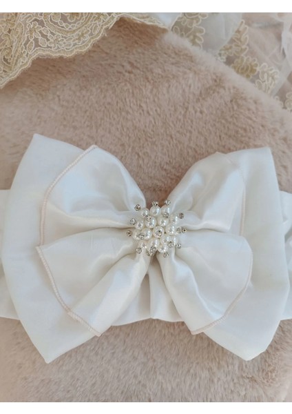 Yenidoğan Wool Yün Kumaş Taç Nakışlı Güpür Duvaklı Fiyonk Prizma Taş Unisex Kundak Bebek Battaniyesi Bej