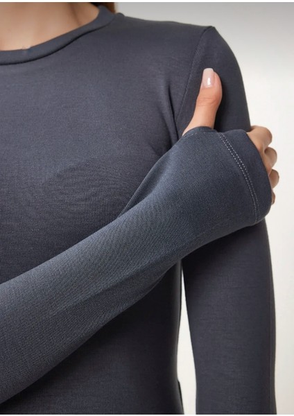 Uzun Kollu Basic Parmak Geçirmeli Body fırsatları