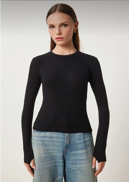 Uzun Kollu Basic Parmak Geçirmeli Body