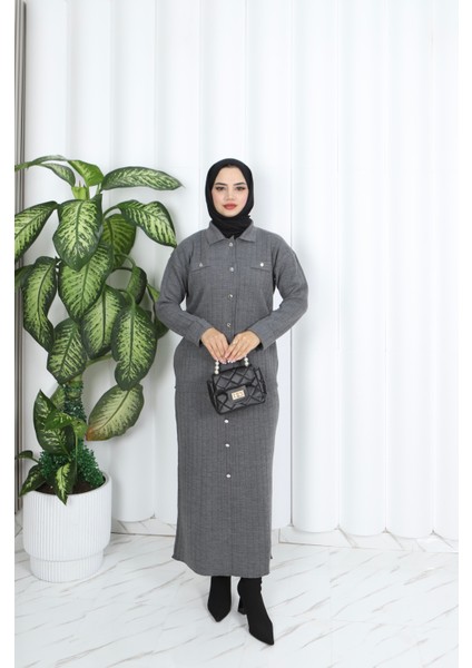 Düğme Detaylı Triko Etekli Takım