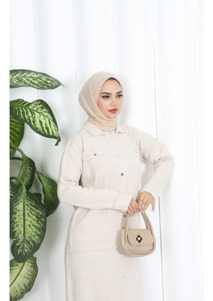 Düğme Detaylı Triko Etekli Takım modelleri