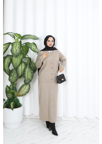 Düğme Detaylı Triko Etekli Takım fiyatları