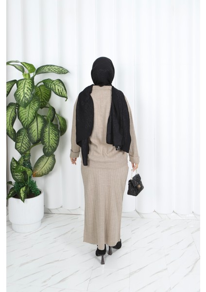 Düğme Detaylı Triko Etekli Takım indirimleri