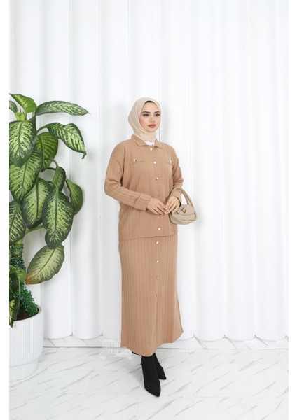 Düğme Detaylı Triko Etekli Takım fiyatları