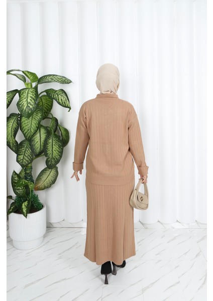 Düğme Detaylı Triko Etekli Takım indirimleri