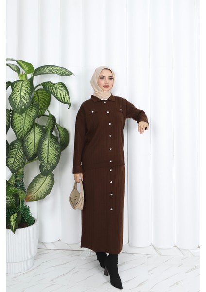 Düğme Detaylı Triko Etekli Takım fiyatları