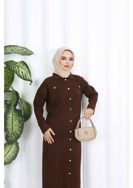 Düğme Detaylı Triko Etekli Takım modelleri