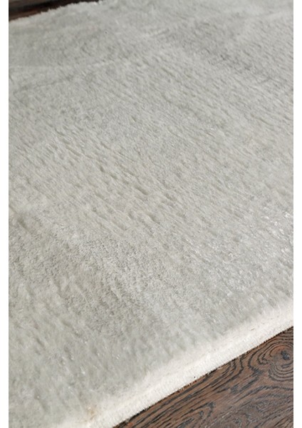 Beyaz Peluş Post ve Kaymaz Tabanlı Yolluk Halı, Şık ve Konforlu Ev Dekoru modelleri