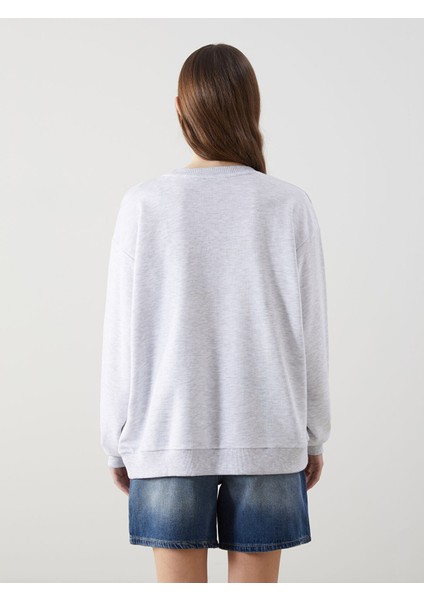 Yeni Sezon Bisiklet Yaka Snoopy Baskılı Oversize Kadın Sweatshirt fırsatları